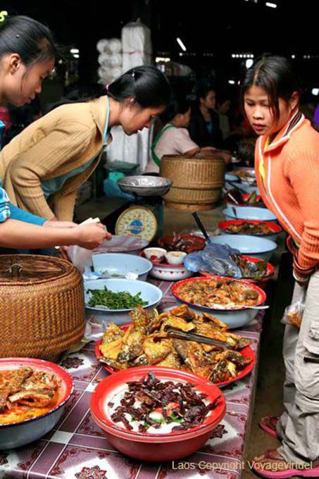 Piatti pronti mercato Phonsavan, Xieng Khouang, Laos