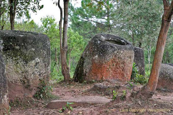 Megaliti funebri, Piana delle Giare Xieng Khouang, Laos