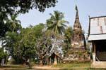 Old stupa vicino al Wat Khon Tai, Khone Island, Laos.
