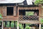 Balcone della casa tradizionale, Khong Island, Laos.
