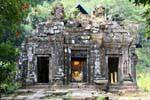Davanti al santuario, Wat Phou, Laos.