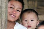 Sorriso e meraviglia infantile, Thai Dam, Xieng Khouang, Laos.