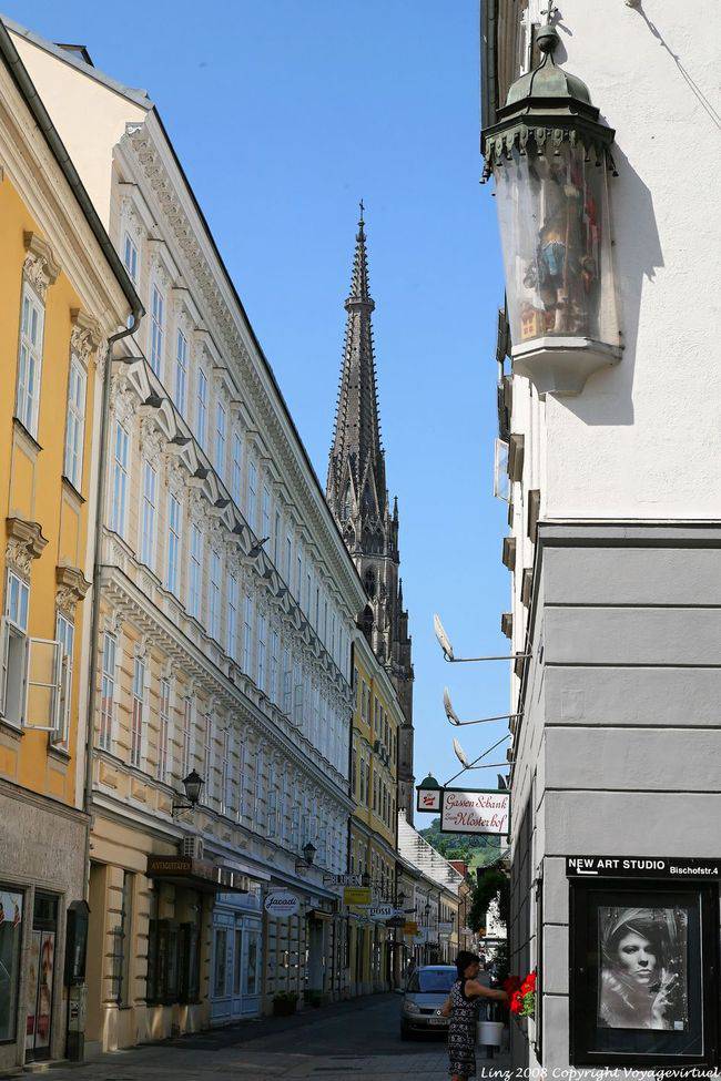 Bischofstrasse, statua chiusa a chiave, Linz - Austria