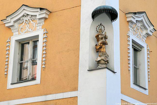 Domgasse, il Santo in un angolo, Linz - Austria