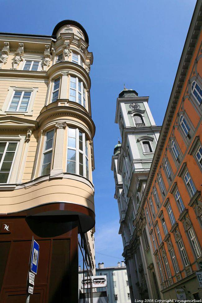 Domgasse, campanile visto dal basso, Linz - Austria