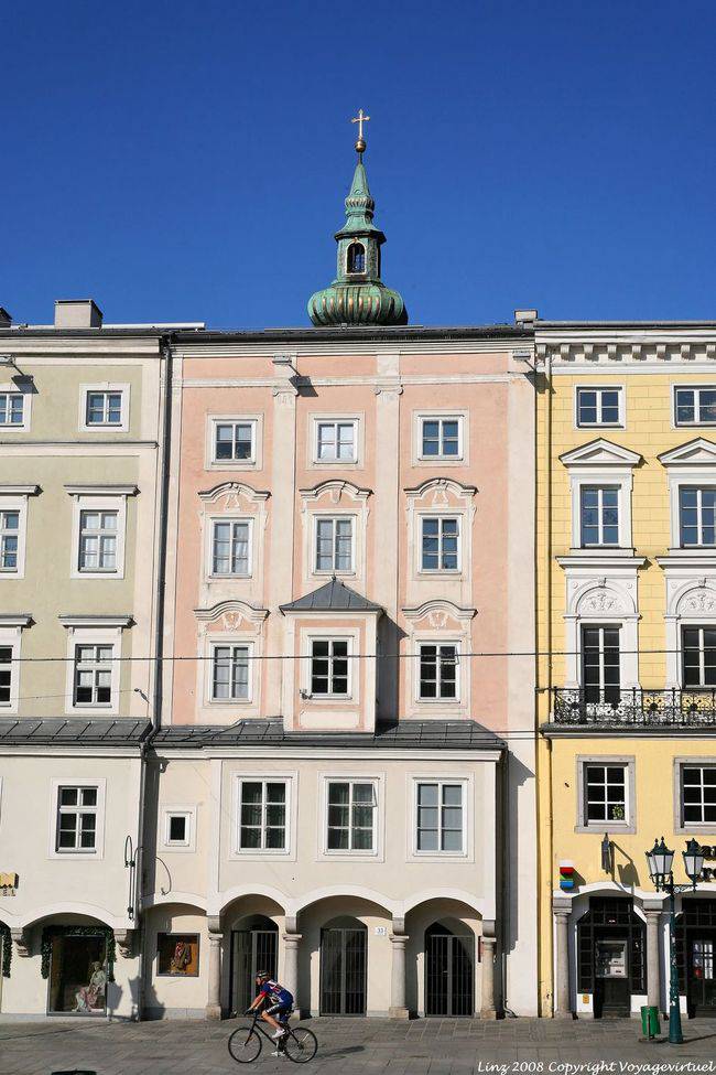 Campanile sulla facciata di Hauptplatz, Linz - Austria