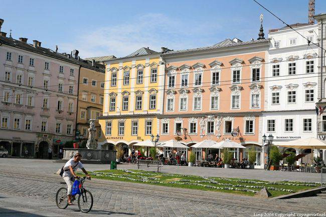 Hauptplatz, edifici e fontana, Linz - Austria