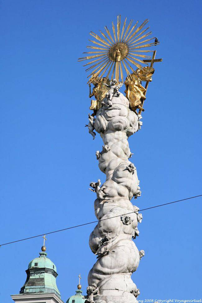 Hauptplatz, particolare della Dreifaltigkeitssaule, Linz - Austria