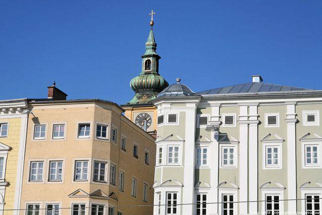 Hauptplatz, Stadtpfarrkirche, vista sul campanile, Linz - Austria