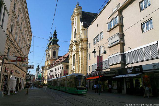 Landstrasse, chiese e tram, Linz - Austria
