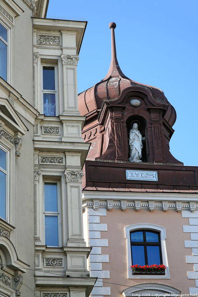 Landstrasse, Taubenmarkt, Virgin sotto un tetto, Linz - Austria