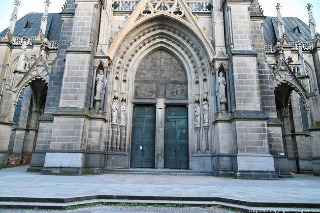 Neuer Dom, Maria Empfangnisdom, il portale, Linz - Austria