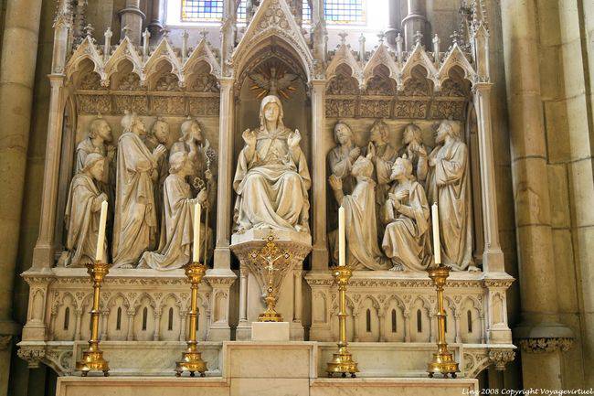 Neuer Dom, preghiera a Maria, scultura, Linz - Austria
