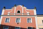 Altstadt, facciata rosa confetto, Linz, Austria.