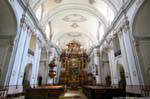 Karmeliter Kirche, la navata e l'altare, Linz, Austria.
