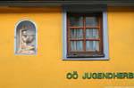 Kremstal Bundesstrasse, statua del pifferaio, Jugendherberge, Linz, Austria.