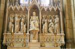 Neuer Dom, preghiera a Maria, scultura, Linz, Austria.