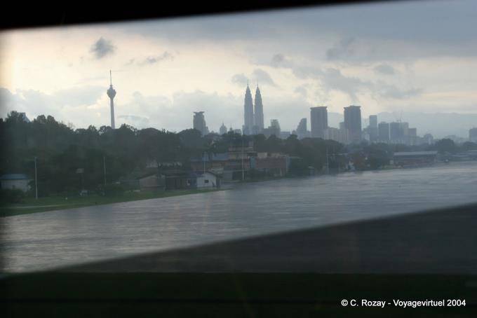 La finestra TGV locale, Kuala Lumpur - Malesia