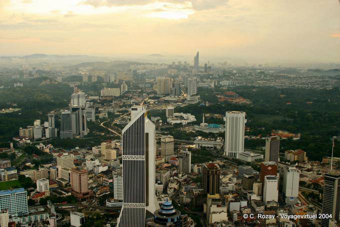 Dal momento che la torre di telecomunicazioni, la costruzione di Menara Maybank, Kuala Lumpur - Malesia