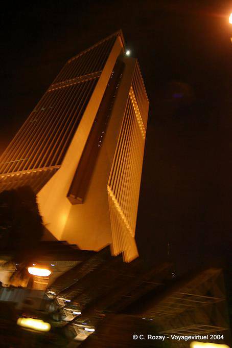 Edificio di notte, Kuala Lumpur - Malesia