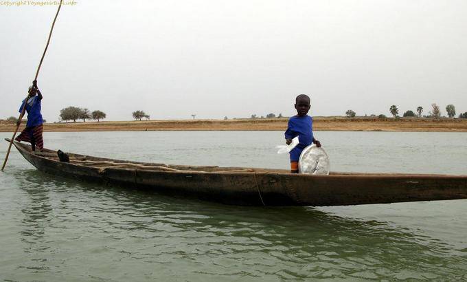Entre Mopti et Tombouctou Pirogue Mali