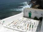 Decorazione tombe al cimitero mausoleo Sidi Mansour Asilah, Marocco.