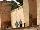 L'amore lungo le pareti della Kasbah Cherardas, Fes, Marocco.