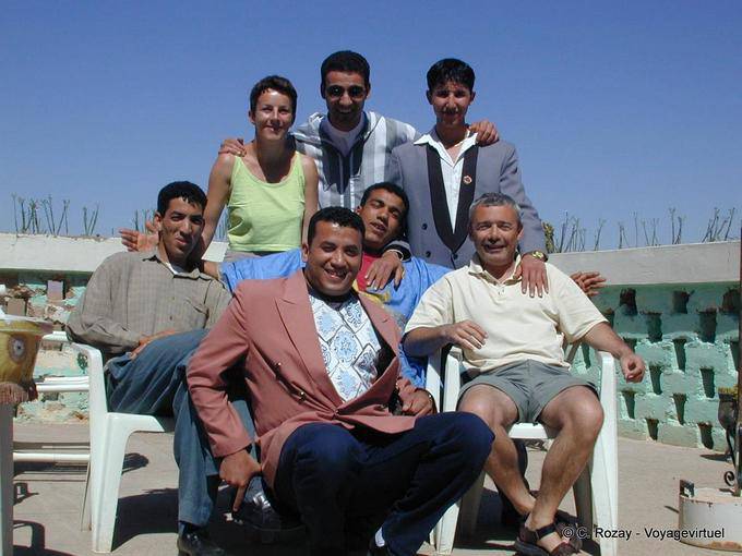 Il personale dell'hotel Chems, (maggio 2000), Boumalne Dades - Marocco