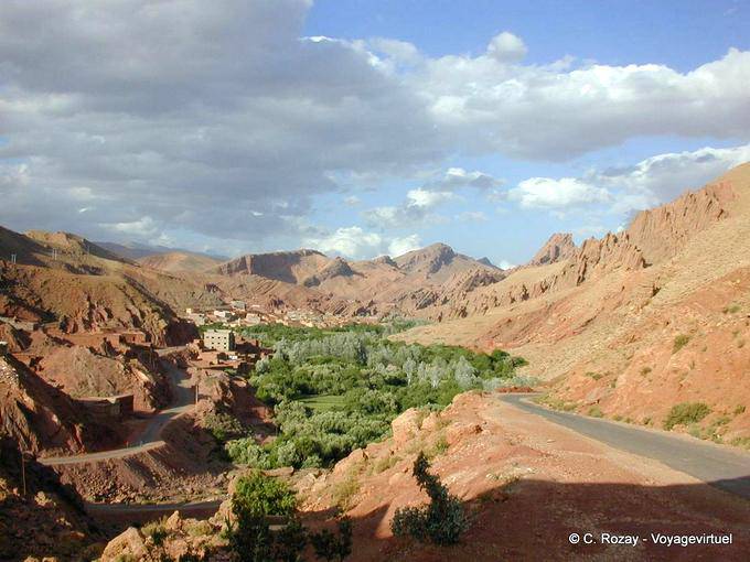 Gole del Dades, strada delle mille kasbah di Aït Ibriren - Marocco