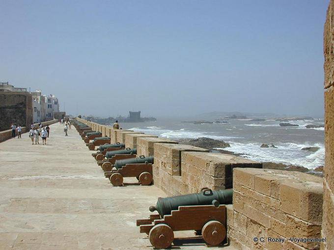 Essaouira, cannoni sull'allineamento bastioni - Marocco