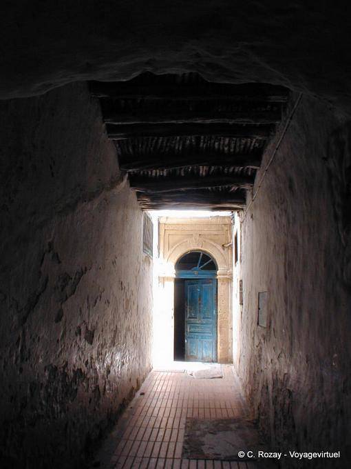 Un corridoio buio nella Medina, Essaouira - Marocco