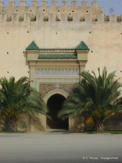 Una porta nelle mura della città imperiale, Meknes - Marocco