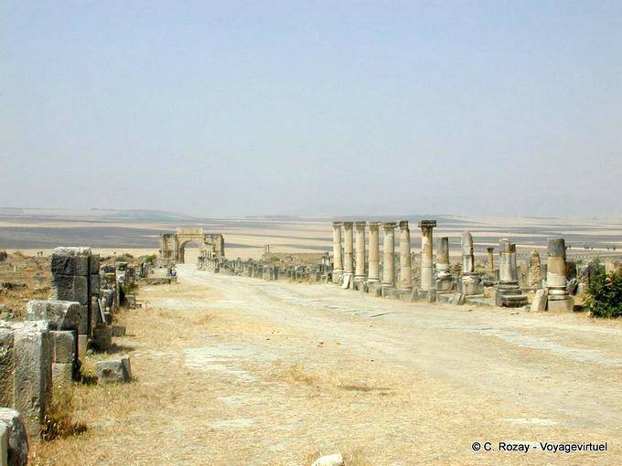 Volubilis, Decumanus Maximus e Arc de Triomphe - Marocco