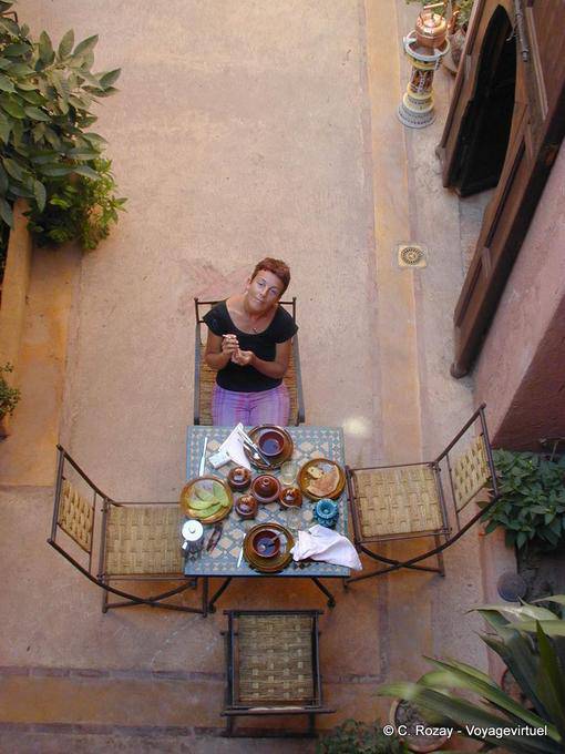 Ouzoud, prima colazione presso la guest house Riad - Marocco