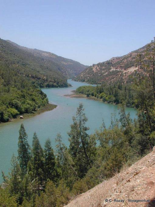 Regione Azilal, sotto la diga Bin-El-Ouidane - Marocco