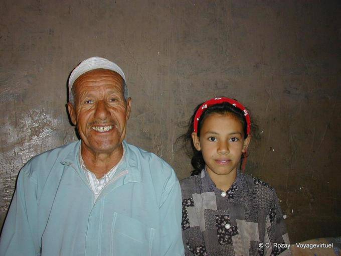 Tamgart, sorriso di chi ha aperto la sua porta - Marocco