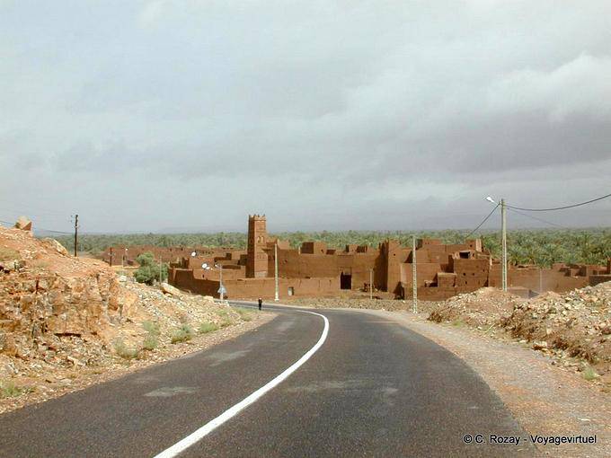 Temporale dopo la siccità nella valle del Draa - Marocco