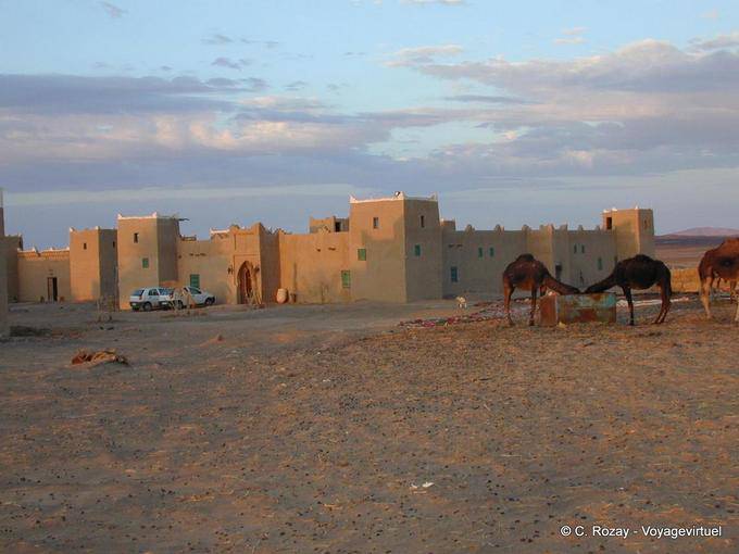 Kasbah Tombouctou, la parte abitativa al mattino presto, Merzouga - Marocco