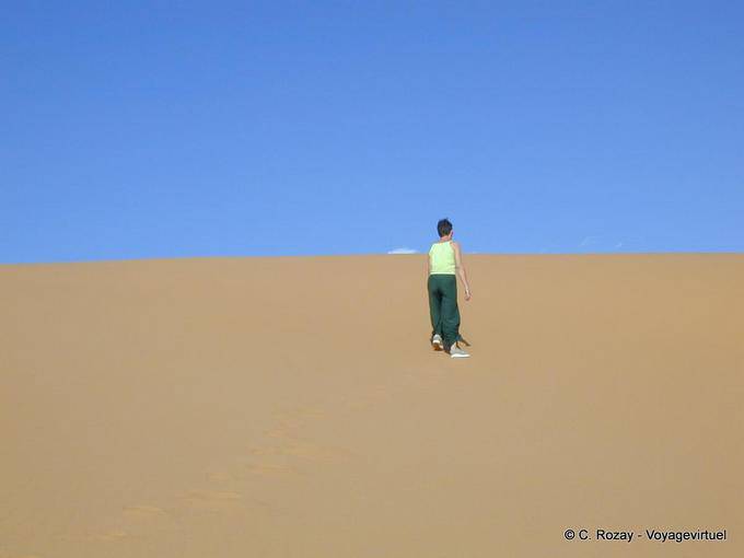 Merzouga, figlia del deserto, contrasto, hai detto contrasto - Marocco