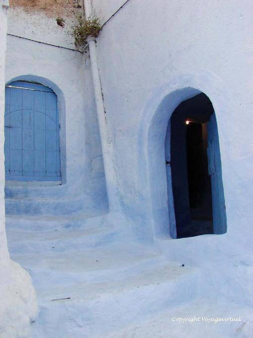 Socchiusa porta e ingresso Berber, Chefchaouen - Marocco