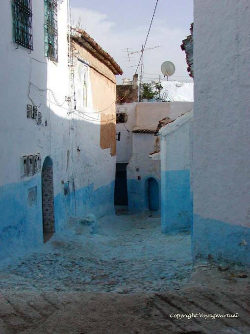 Via dipinto di blu, Chefchaouen - Marocco