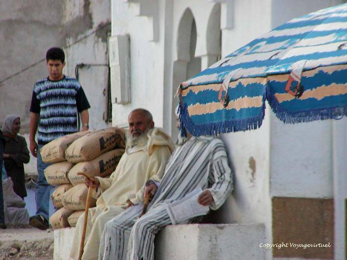 Aspettando vecchio, Rif Chefchaouen - Marocco