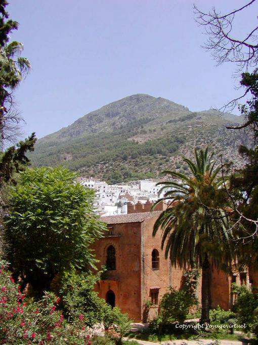 Jebel Kelaa e Meggou Montagne in vista dai giardini della Kasbah, Chefchaouen - Marocco