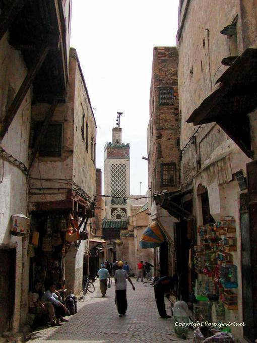 Una tipica strada di Fes El Bali - Marocco