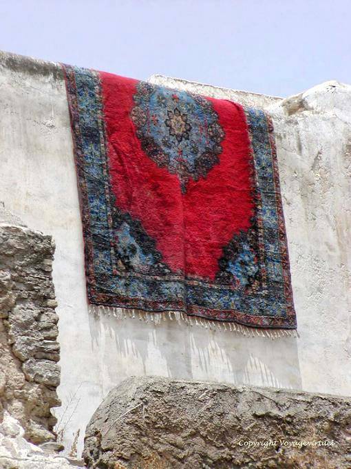 Tappeto di essiccazione su un muro, Fez - Marocco