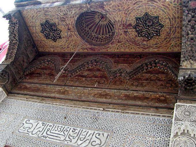 Esempio lavorazione del legno artigiani locali, Fes - Marocco