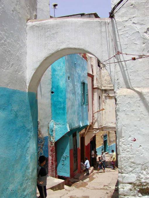 Alley e giochi per bambini, Medina Larache - Marocco