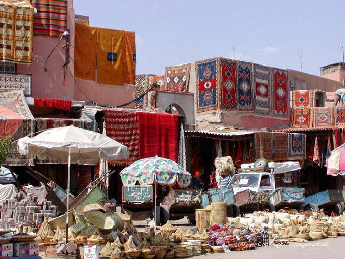 Mostra Carpet sulla piazza Jemaa El Fna, Marrakech - Marocco