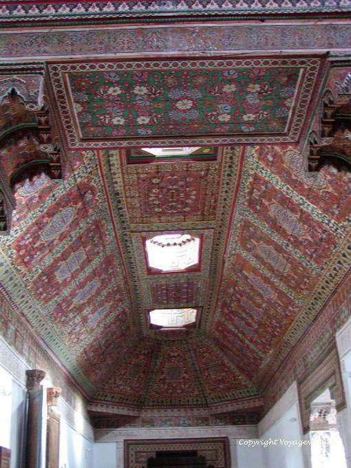 Soffitto dipinto della sala del Consiglio, Palazzo Bahia, Marrakech - Marocco