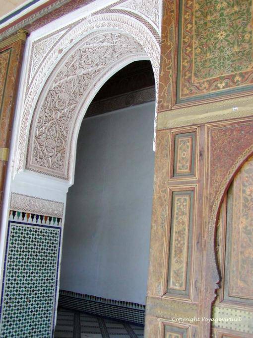 Decorare una sala, la Piccola Corte, Palazzo Bahia, Marrakech - Marocco